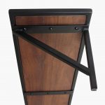 Wandplank van zwart metaal en hout