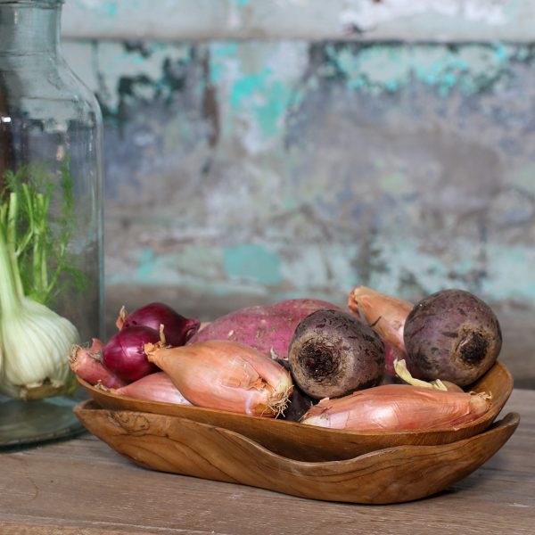 Natuurlijk gevormde teakhouten schaal