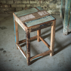 STSW00046_3 Scrapwood stool square