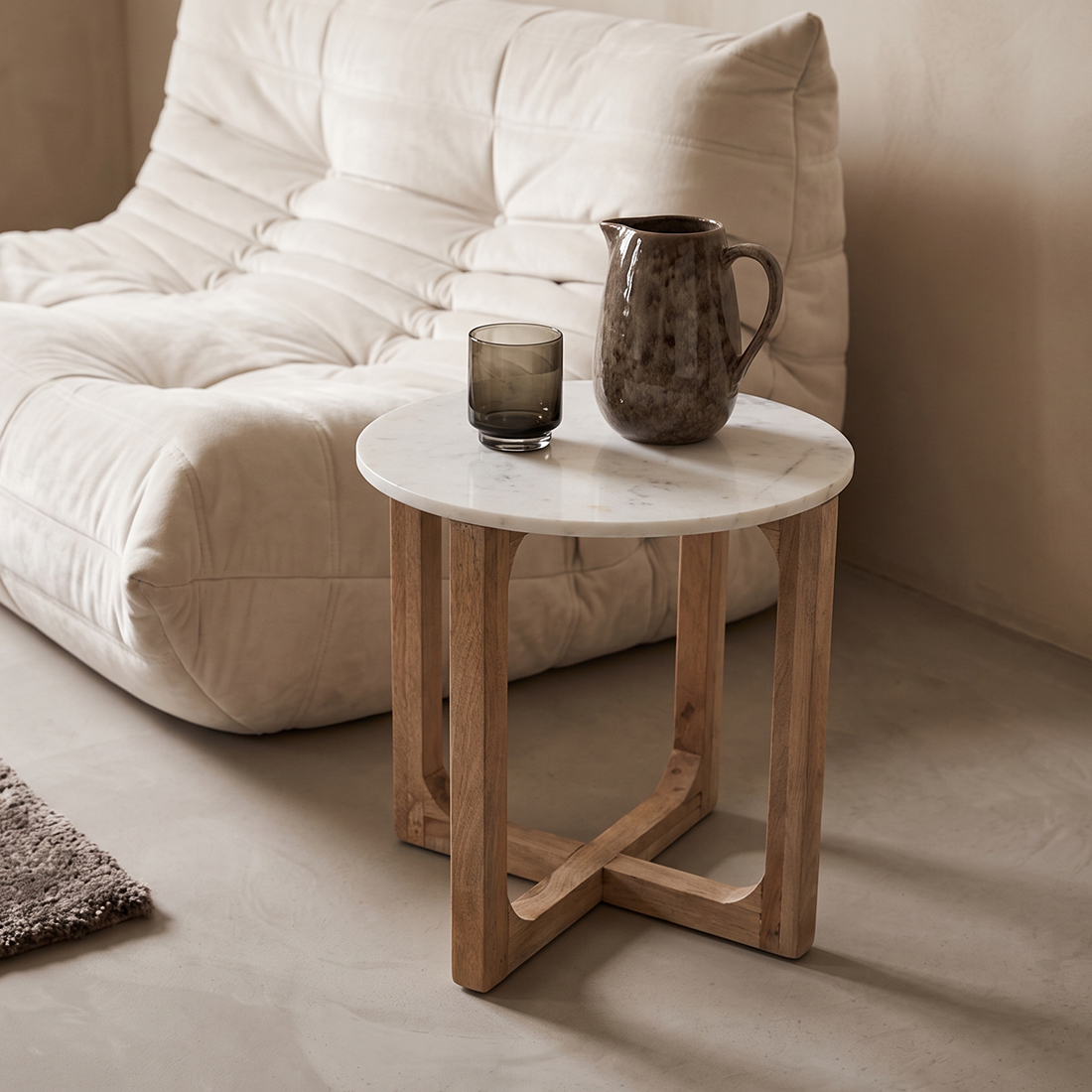 TAST00151_59 Marble side table round white