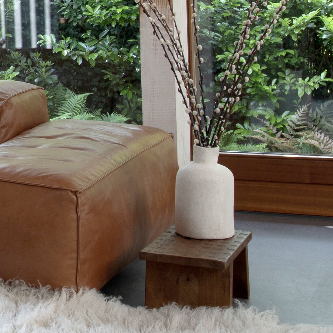 Stool chiseled top brown